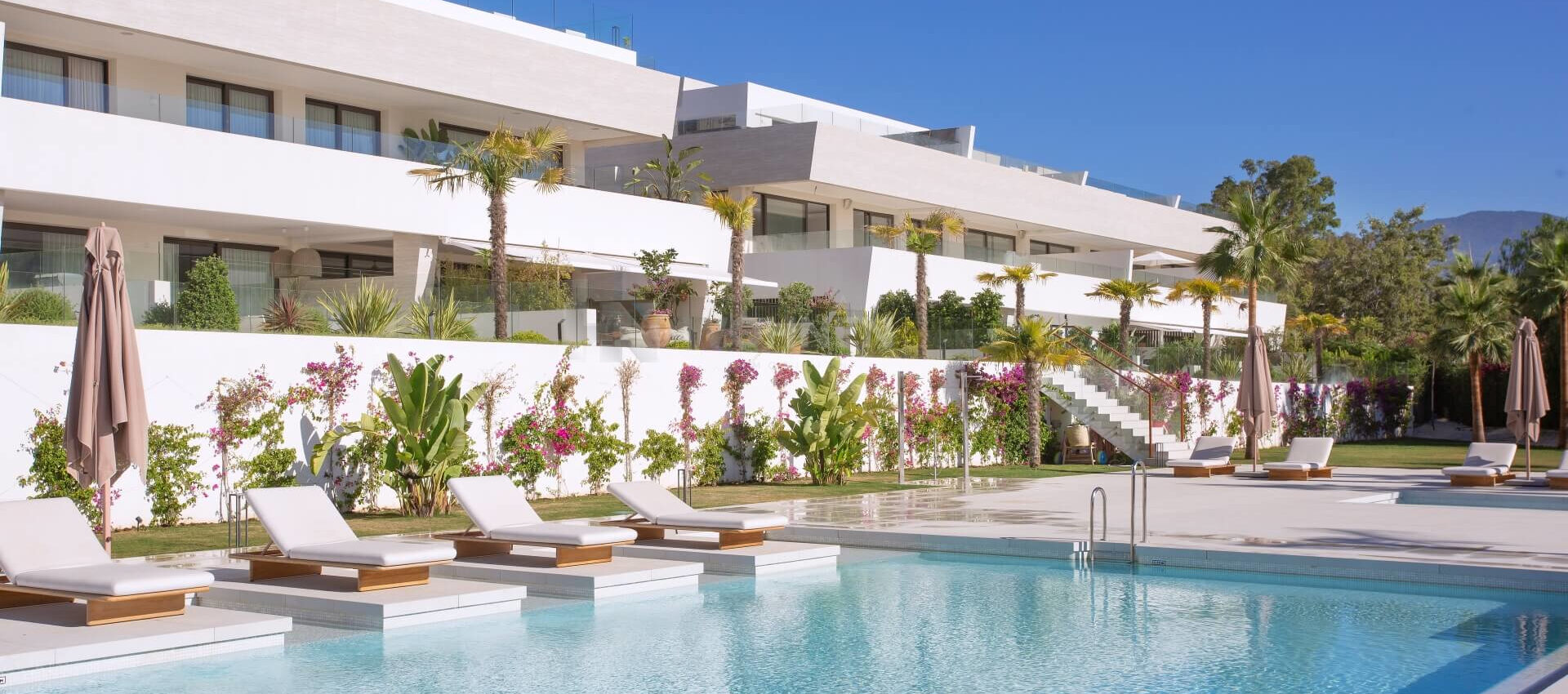 Luxuriöse, moderne Duplex Penthouse-Wohnung an der Goldenen Meile Marbella