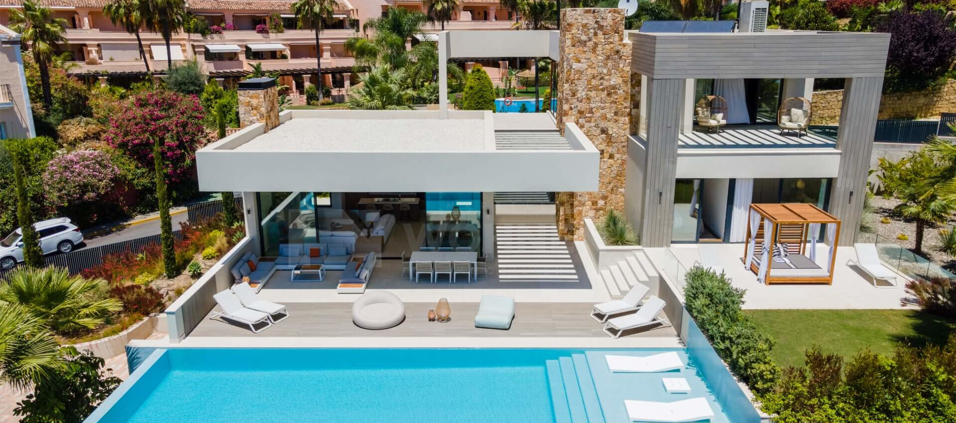Villa de lujo en el corazón del valle del golf de Marbella con vistas panorámicas al mar Mediterráneo
