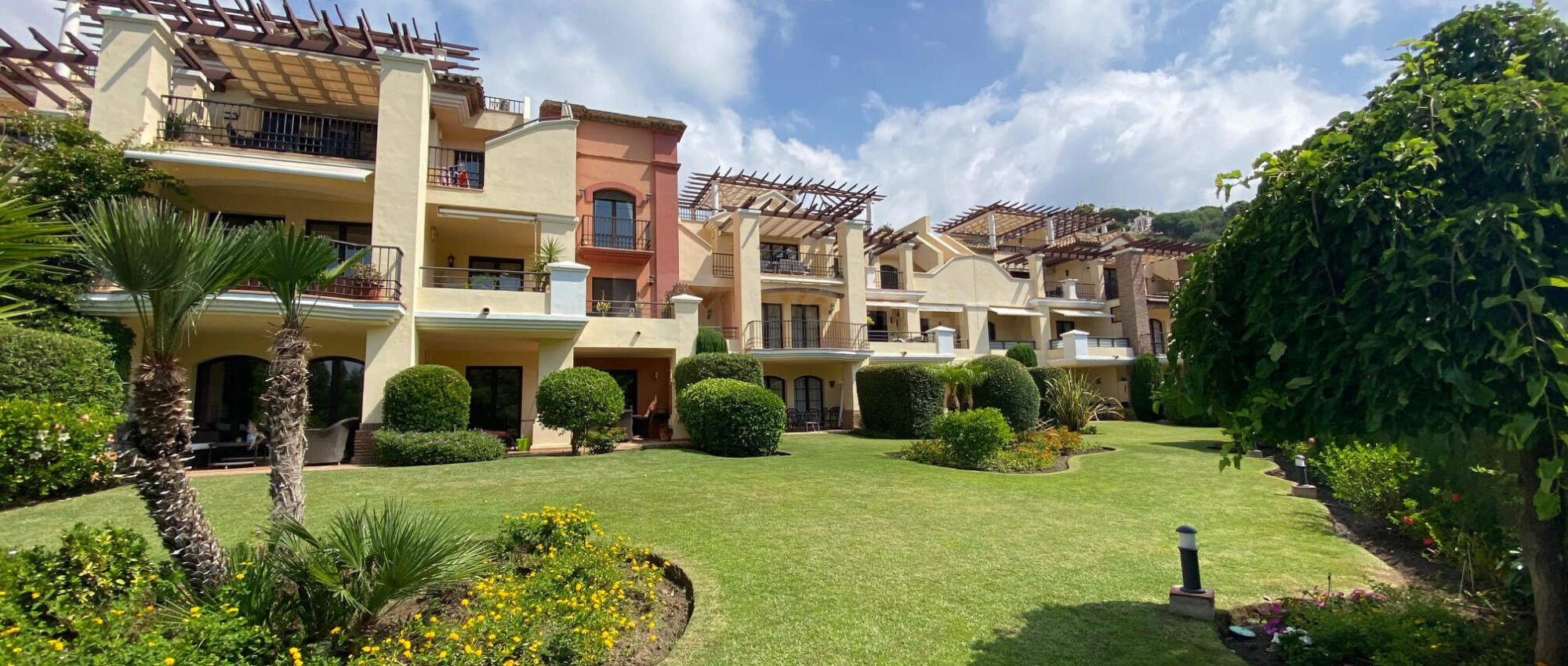Well maintained apartment in Los Arqueros Golf