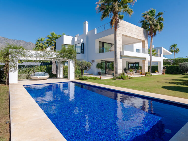 Impressive newly built villa near Puente Romano Marbella Golden Mile
