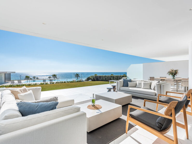 Luxury apartment Front-line Beach Location