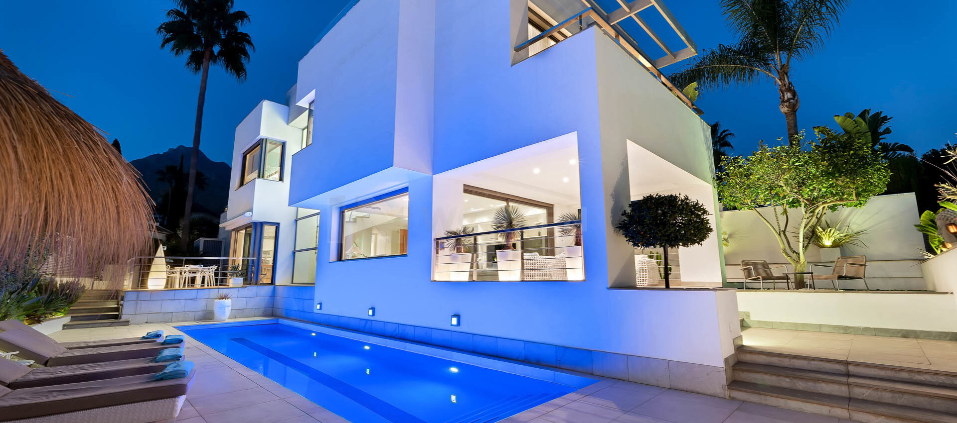 An impressive and luxurious contemporary villa located in Nagüeles