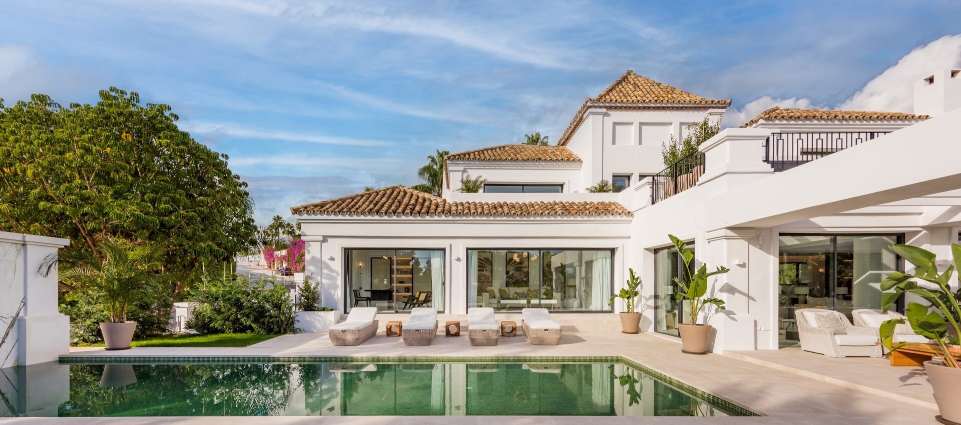 Classic and modern Andalusian villa in Nueva Andalucia Marbella