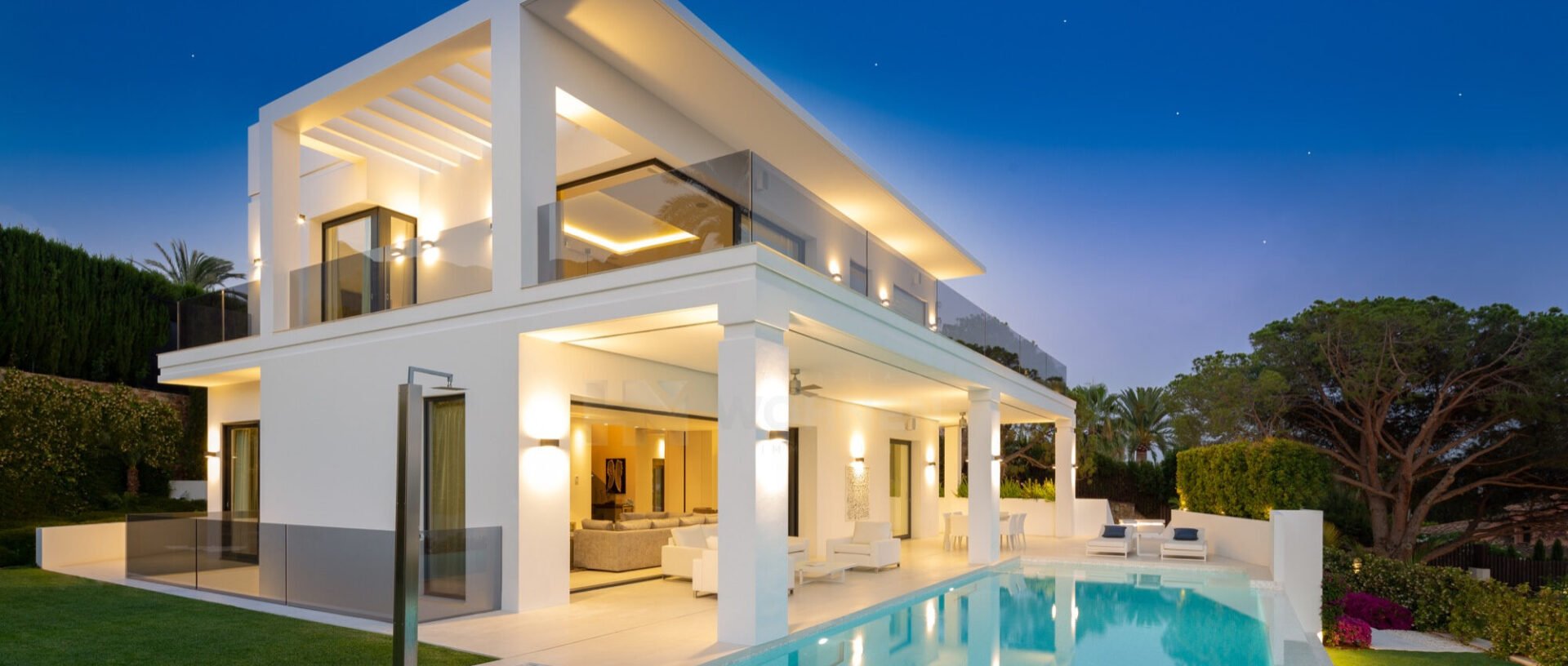 Stunning modern luxury villa of the top areas of Marbella Golden Mile