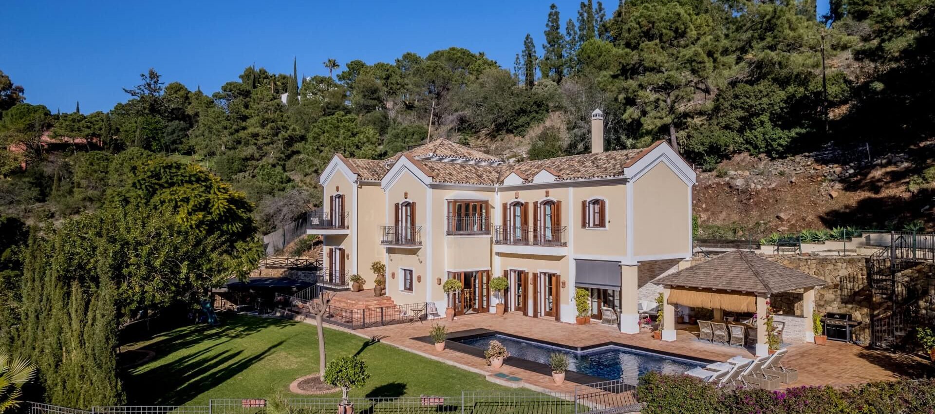 Residencia familiar de estilo mediterraneo en El Madroñal
