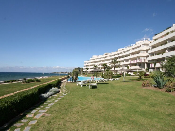 Spectacular beachfront duplex penthouse with best views
