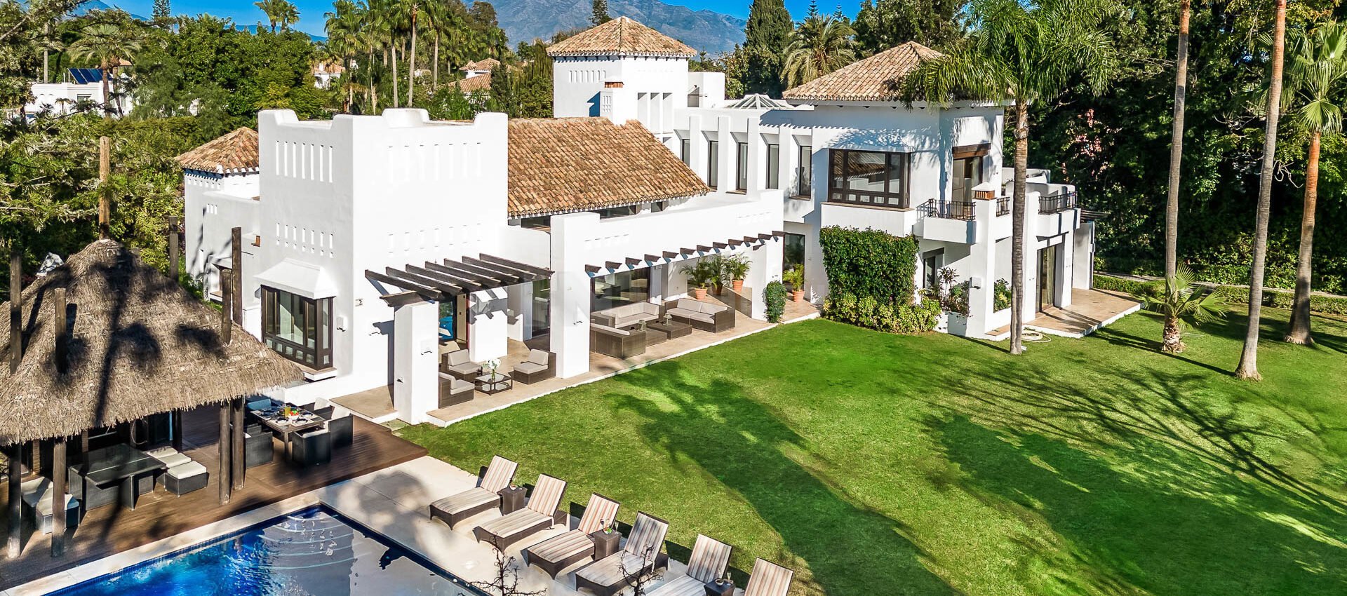 Splendid Andalusian villa very close to the beach