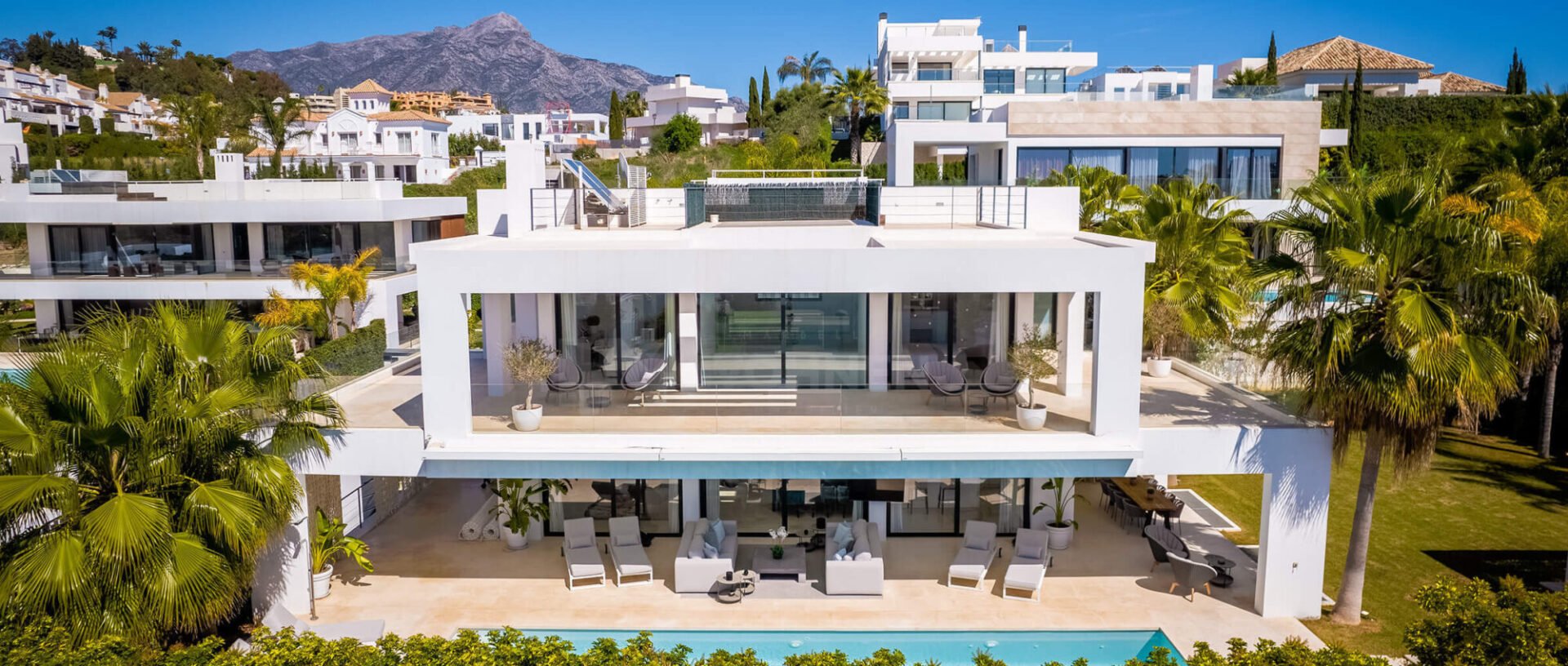Contemporary luxury villa in a prestigious gated community