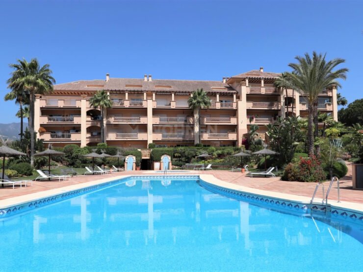 Charmantes Apartment mit herrlichem Meerblick in Los Monteros Rio Real