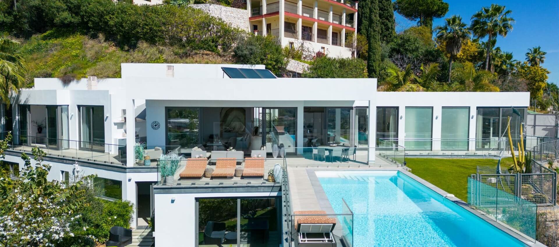 Moderne und luxuriöse Villa in La Quinta mit atemberaubendem Panoramablick auf das Meer