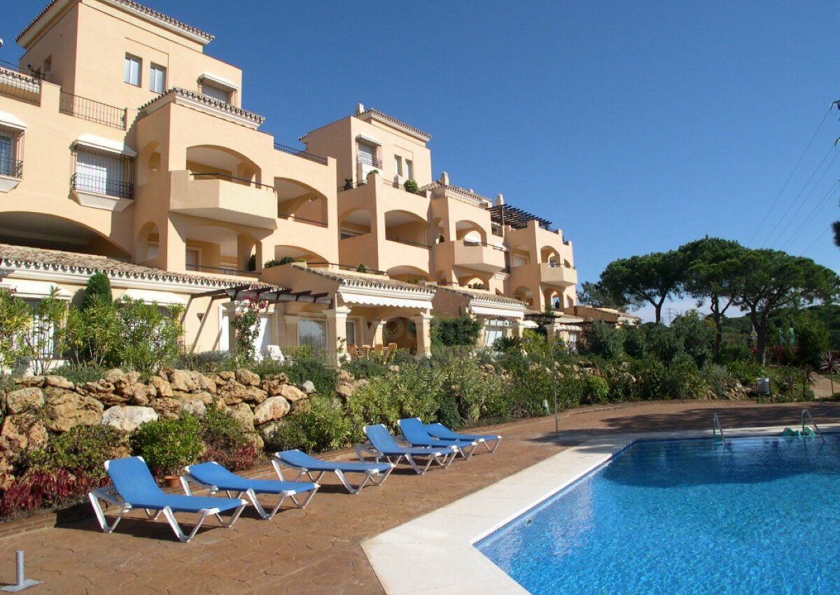 Luxury apartment in one of the most requested complexes of Elviria