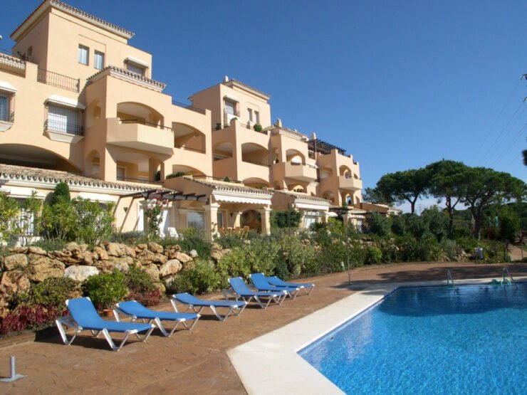 Luxury apartment in one of the most requested complexes of Elviria