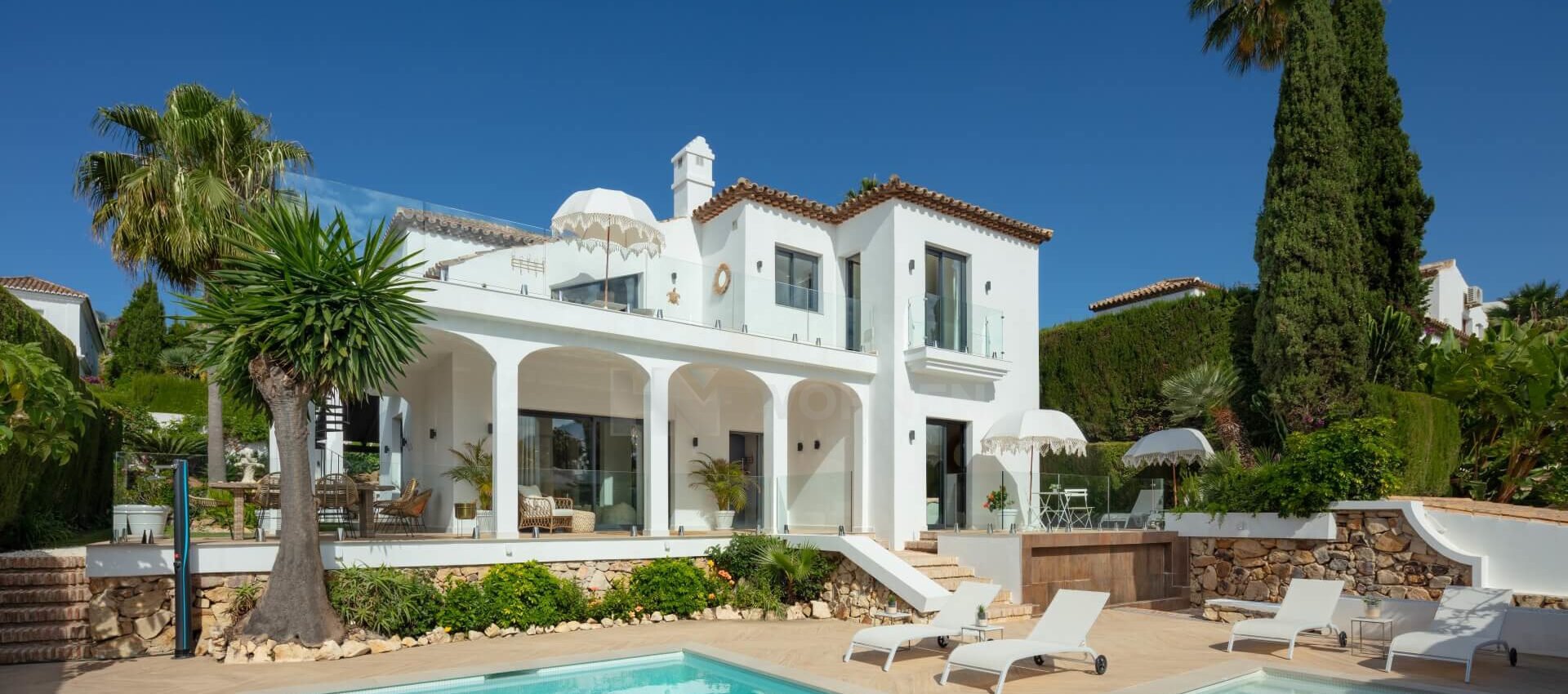 Villa andaluza clásica y moderna en Nueva Andalucía Marbella