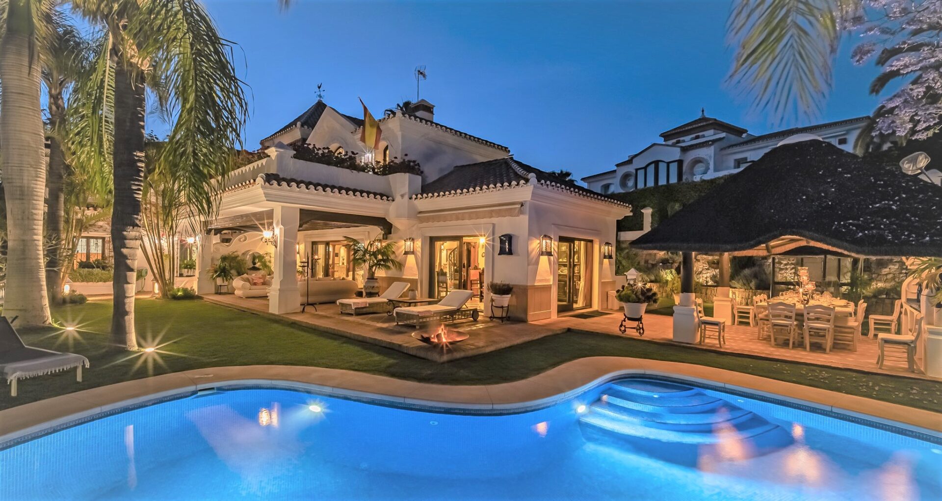 Stunning beachside luxury villa, a true gem in Bahía de Marbella
