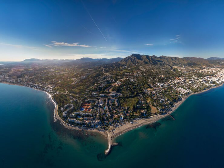 REAL ESTATE – MARBELLA WOHNEN – LIFESTYLE – Puente Romano – Marbella – Luxury living by the beach