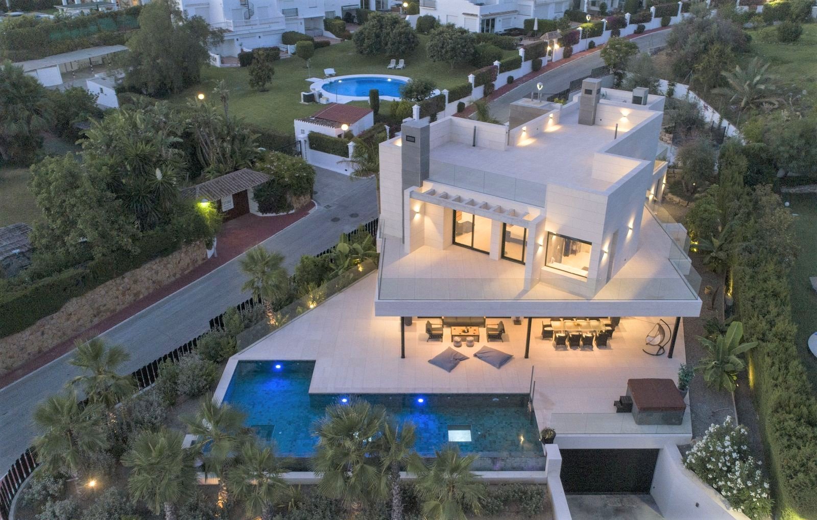 Impressive contemporary luxury Villa in the Golf Valley of Nueva Andalucía