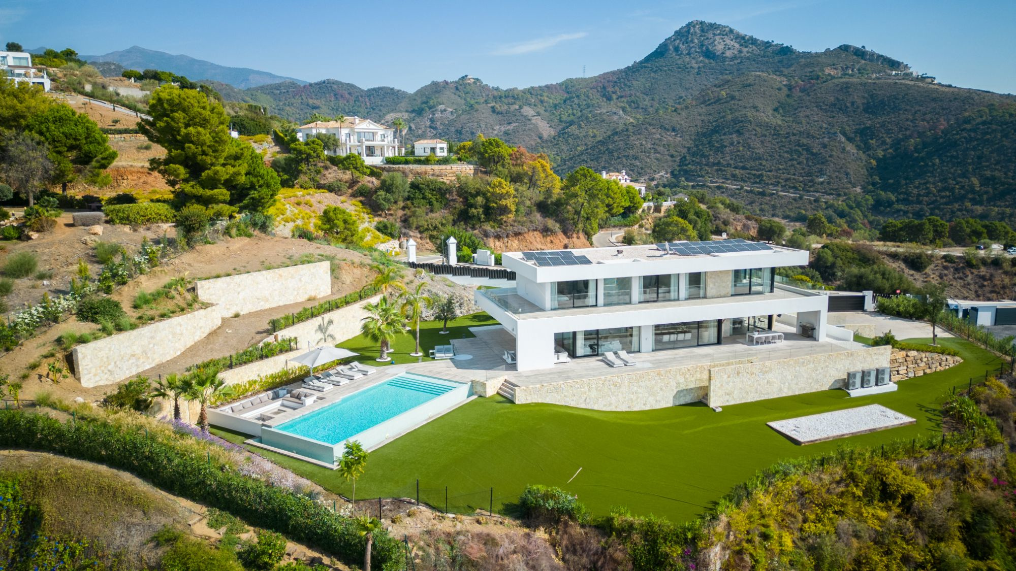 Stunning Luxury Villa in The Exclusive Monte Mayor