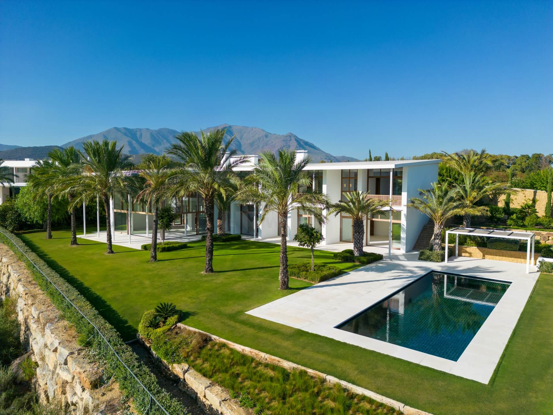 Exceptional luxury villa with breathtaking views first line golf