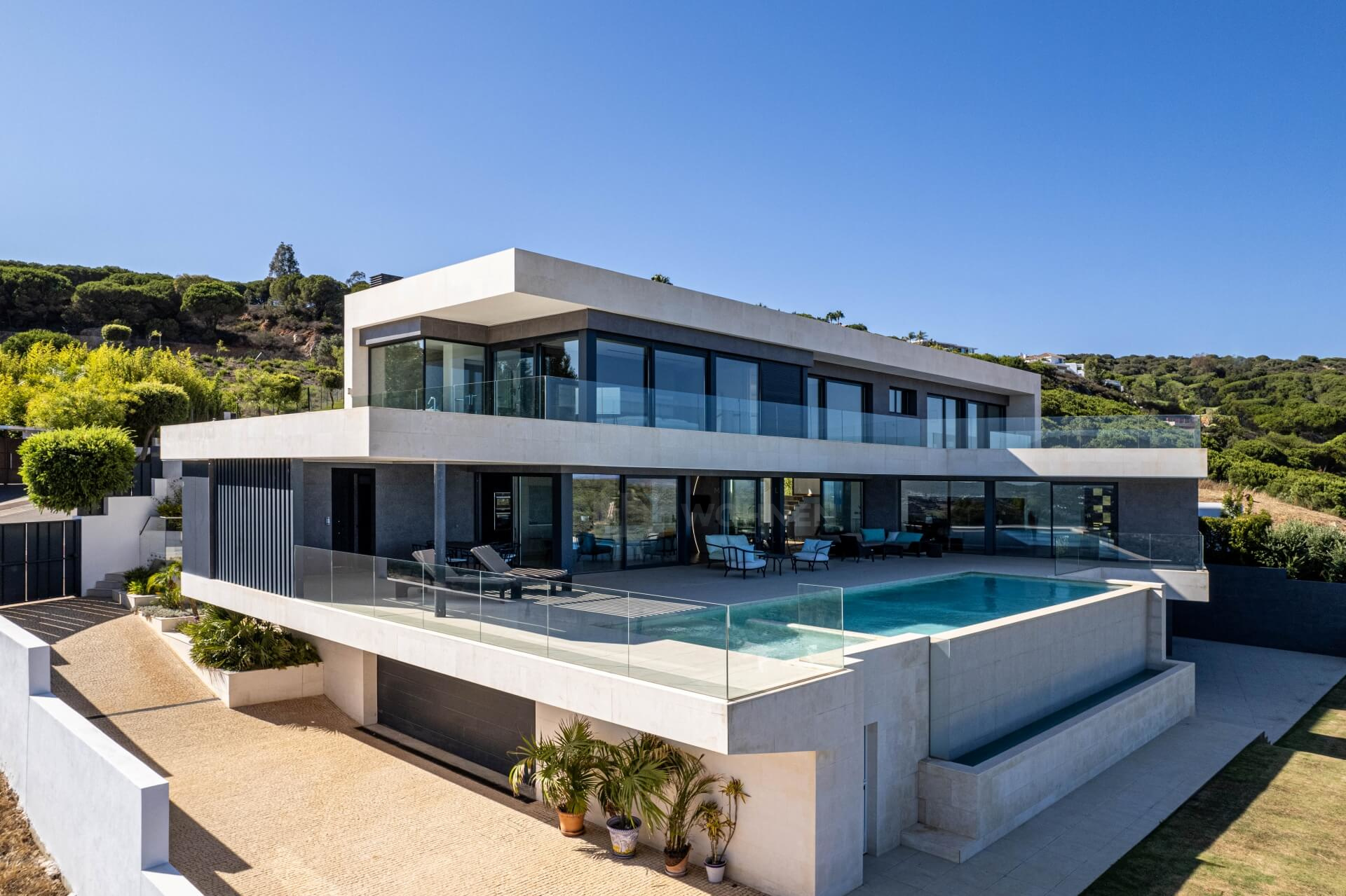 Stunning modern villa with panoramic views to the Mediterranean Sea