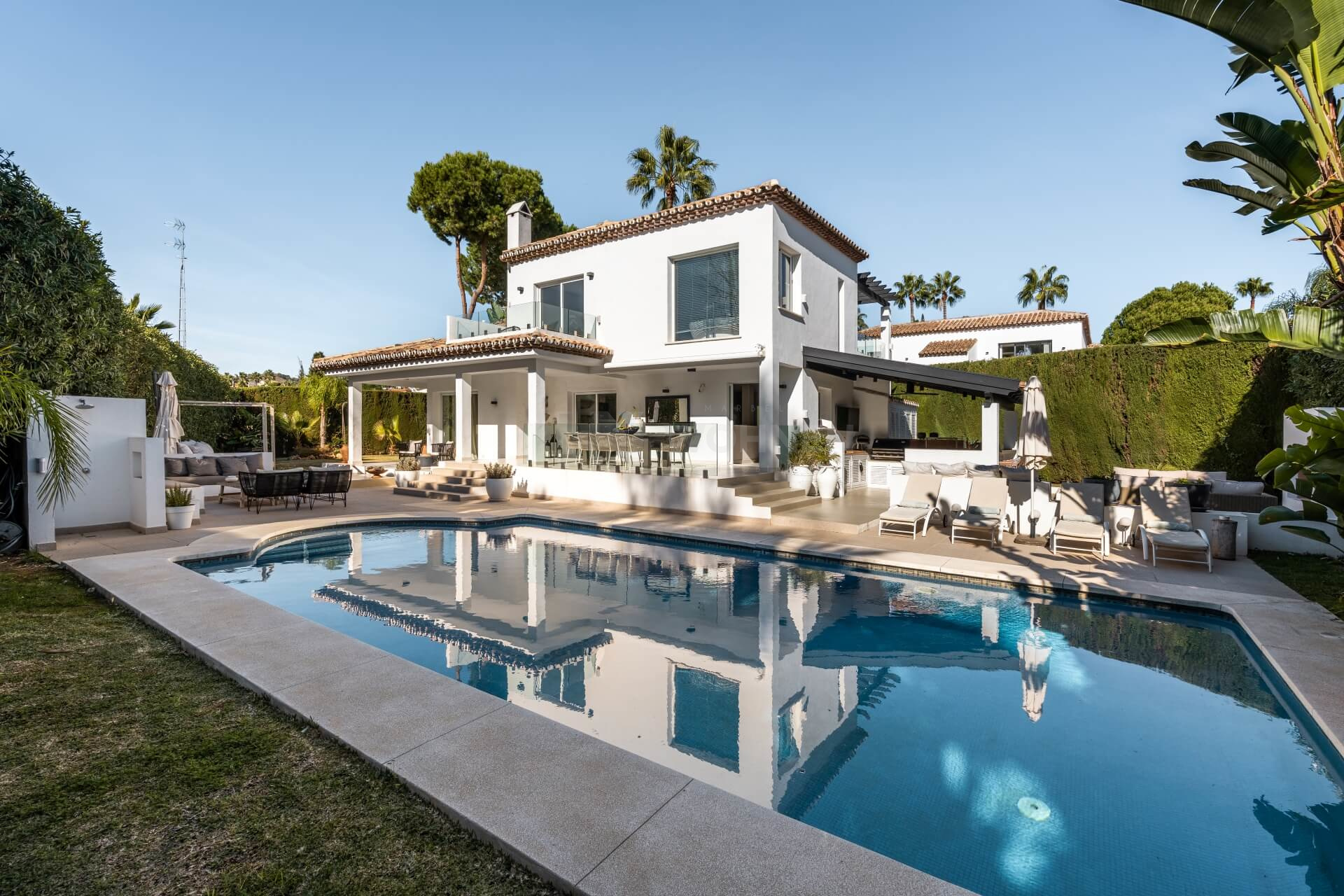Exquisita villa de estilo andaluz en Marbella Country Club