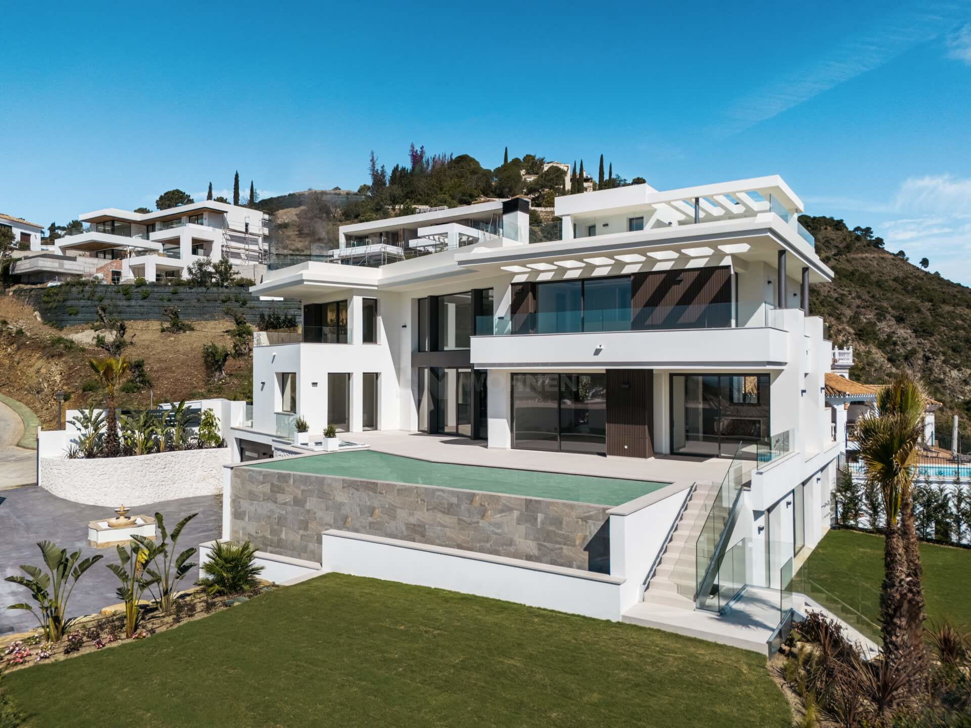 Modern brand new Villa with Stunning Sea Views