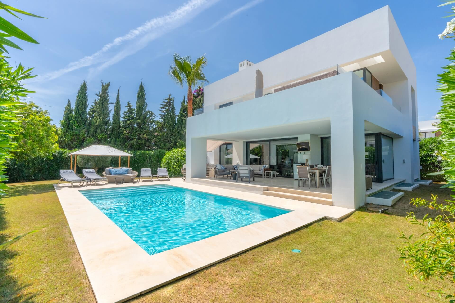Moderne Villa in El Paraiso – Estepona nahe Puerto Banus Marbella