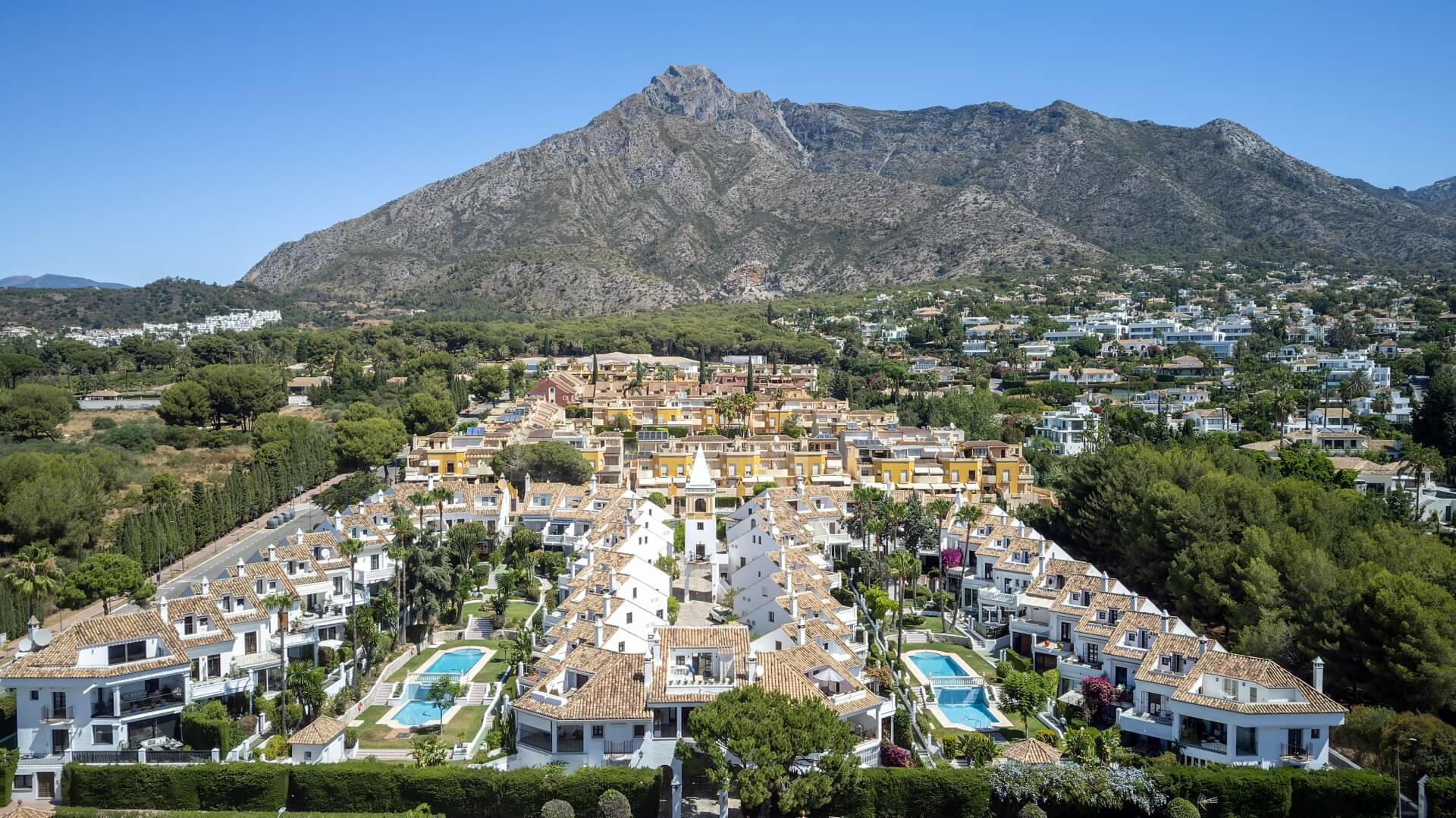 Luxury duplex penthouse in the Golden Mile Marbella