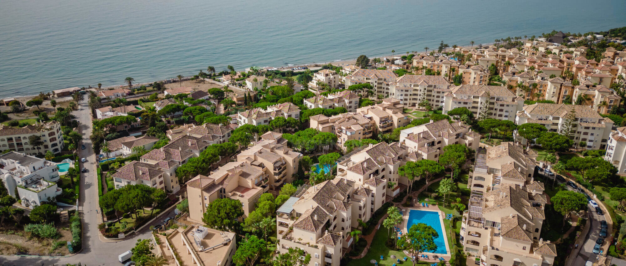 Luxury apartment in one of the most sought-after residential complexes in Elviria Hacienda Playa