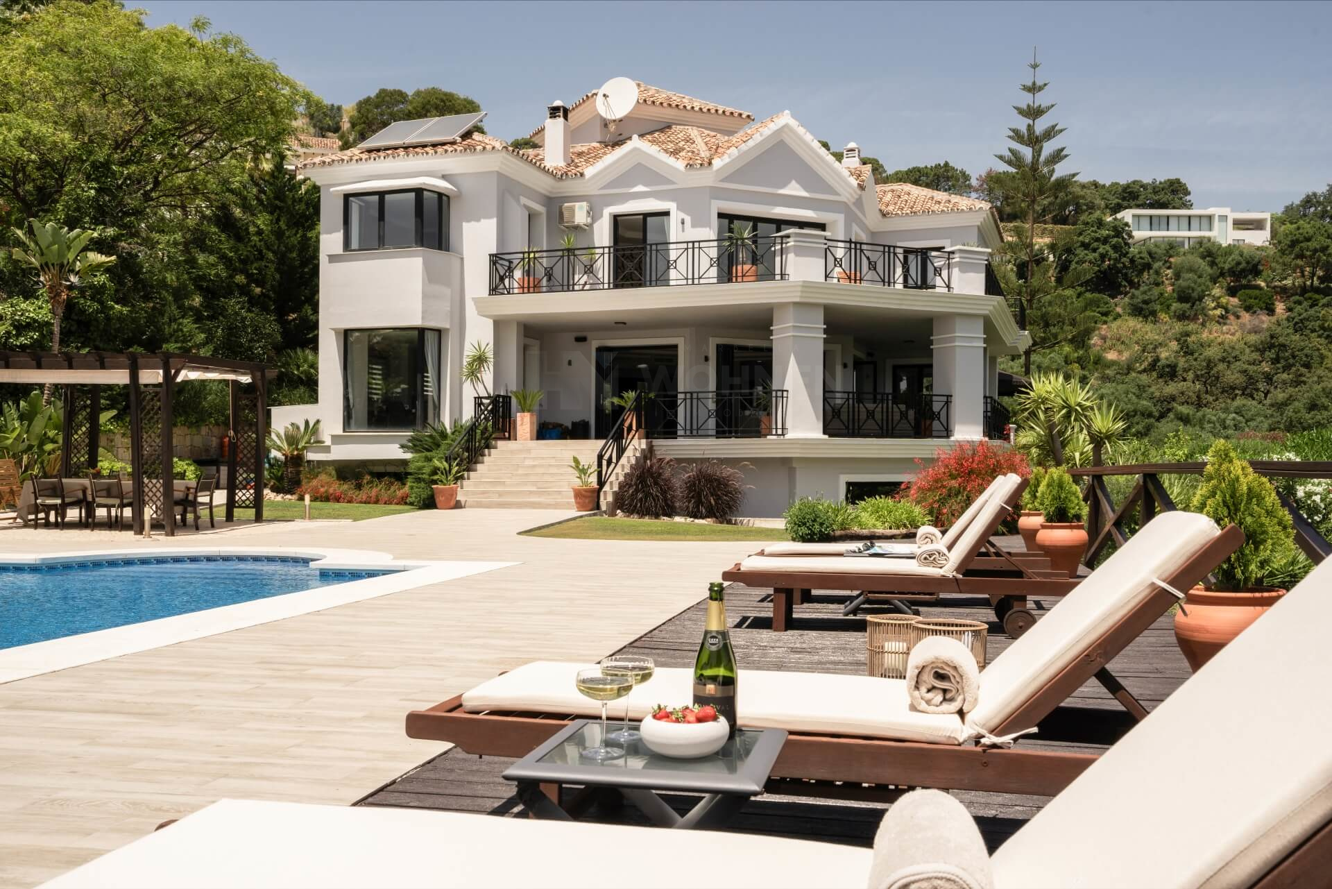 Charming detached villa with breathtaking views of the Mediterranean