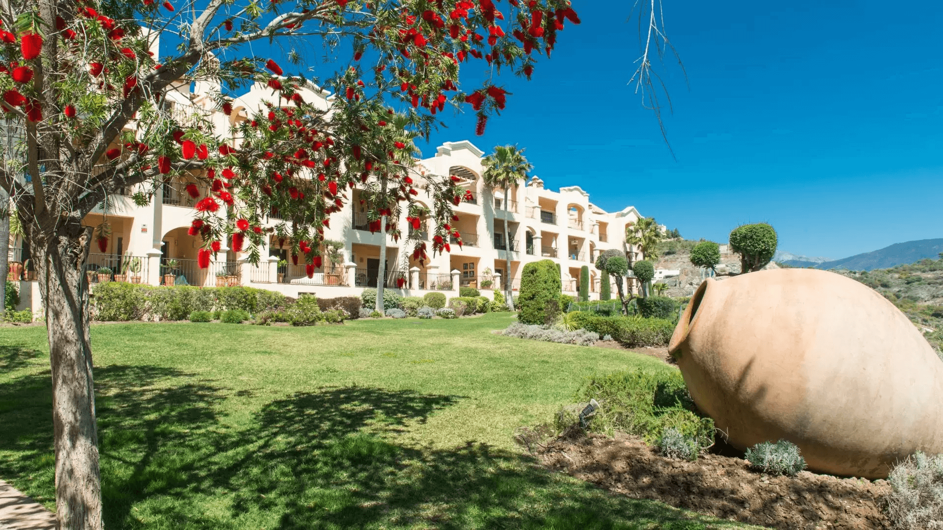 Incredible Penthouse with panoramic views in Benahavis