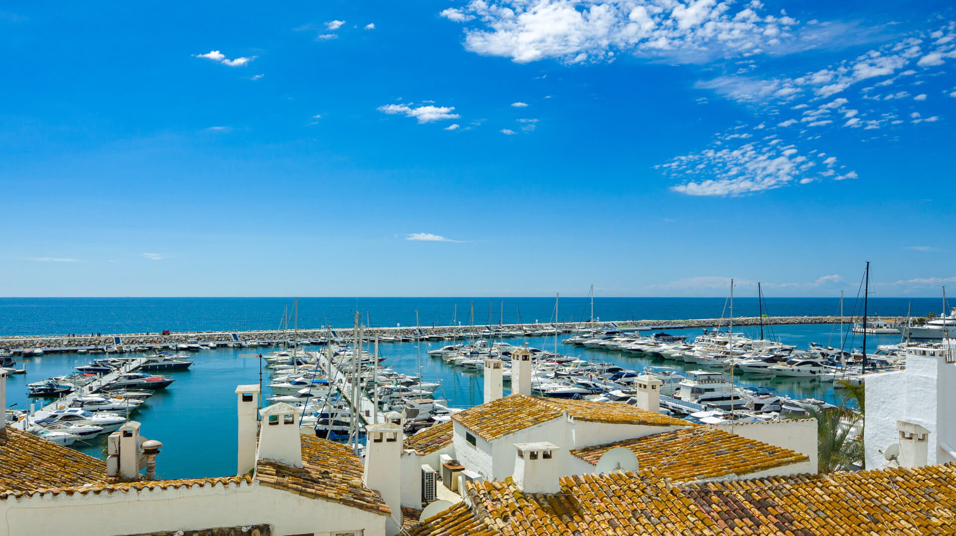 Luxusapartment mit atemberaubender Aussicht in Puerto Banus