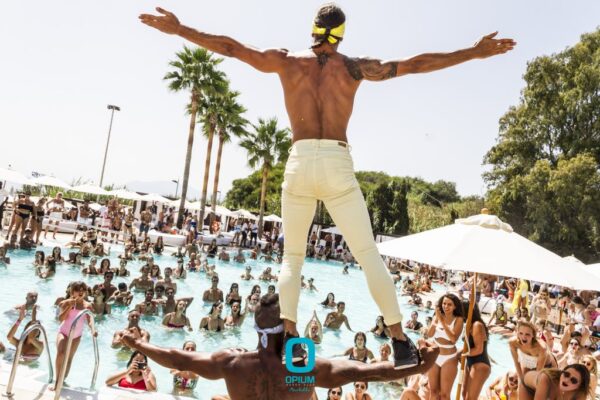 (English) LIFESTYLE – What’s hot in the summer season in Marbella? OPIUM BEACH CLUB