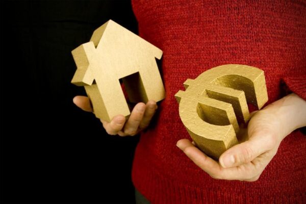 (English) REAL ESTATE – FINANCING – What are the expenses of a mortgage in Spain and who is in charge of paying them?
