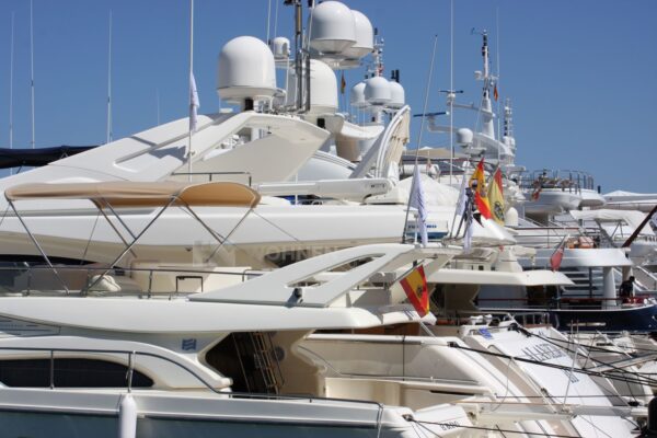 (English) MARBELLA – LIFESTYLE – Puerto Banús much more than just a luxury port