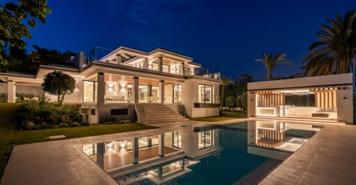 Brandneue Luxusvilla mit atemberaubender Aussicht in Los Flamingos