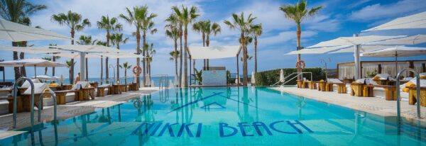 (English) LIFESTYLE – From the boat to Nikki Beach