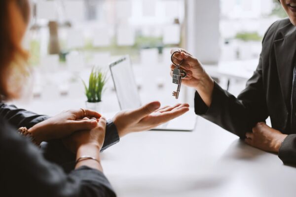 REAL ESTATE – MARBELLA – The real estate sector in Spain is beginning to recover slightly