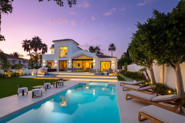 (English) REAL ESTATE – MARBELLA – Property of the Month February 2020 – Beautifully renovated villa in Nueva Andalucia