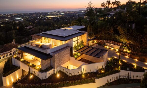 Property of the Month September 2026 – Spectacular luxury modern villa in the exclusive gated community of El Herrojo in Benahavís